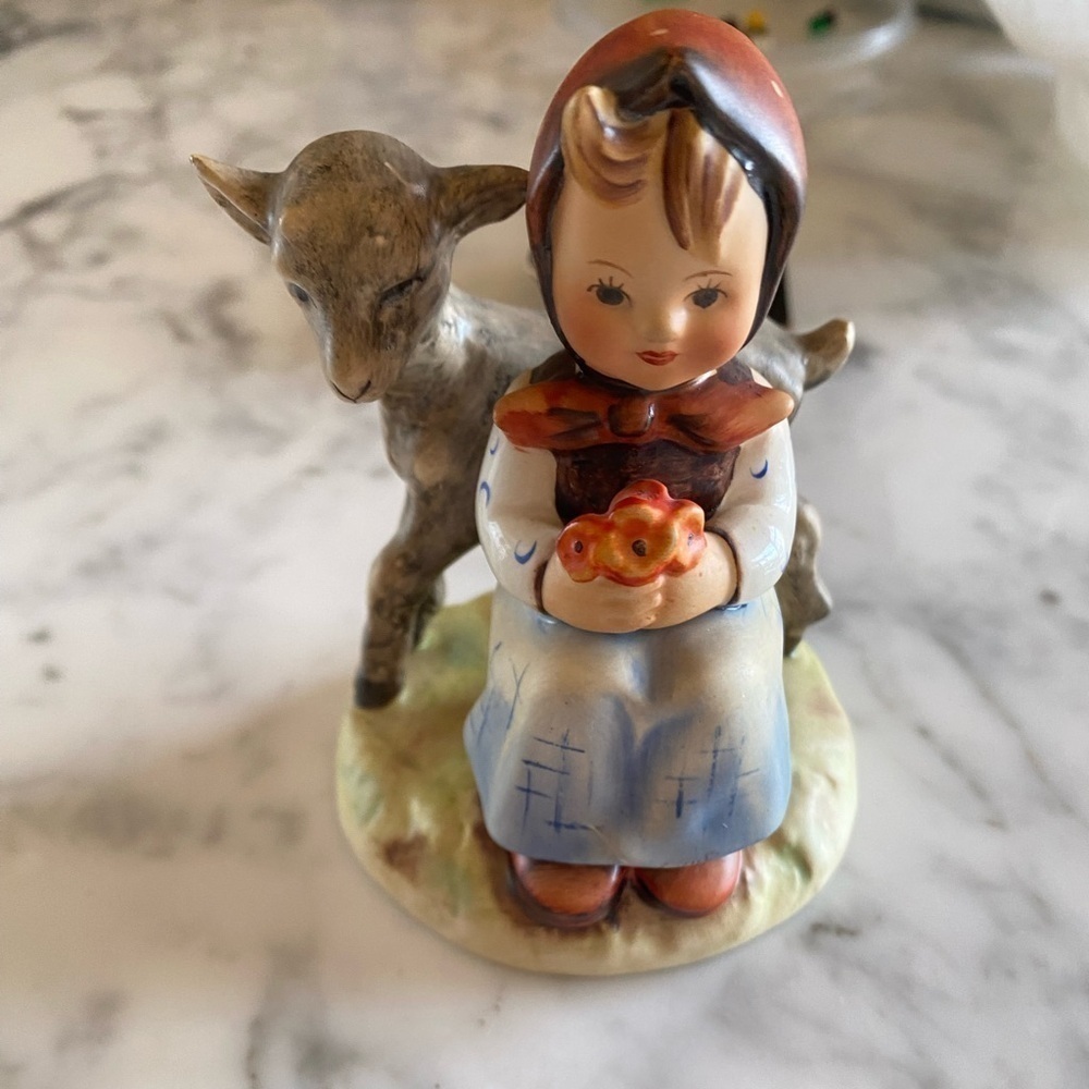 Hummel Figurine Good Friends